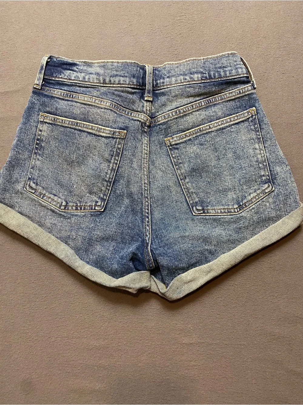 Arizona Distressed Size 9 Hi-Rise Mom Shorts Light Blue Roll-Cuff 3” Inseam